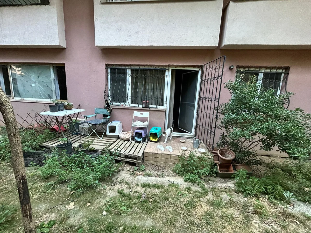 Bahçe katı veranda alanı, yenileme öncesi
